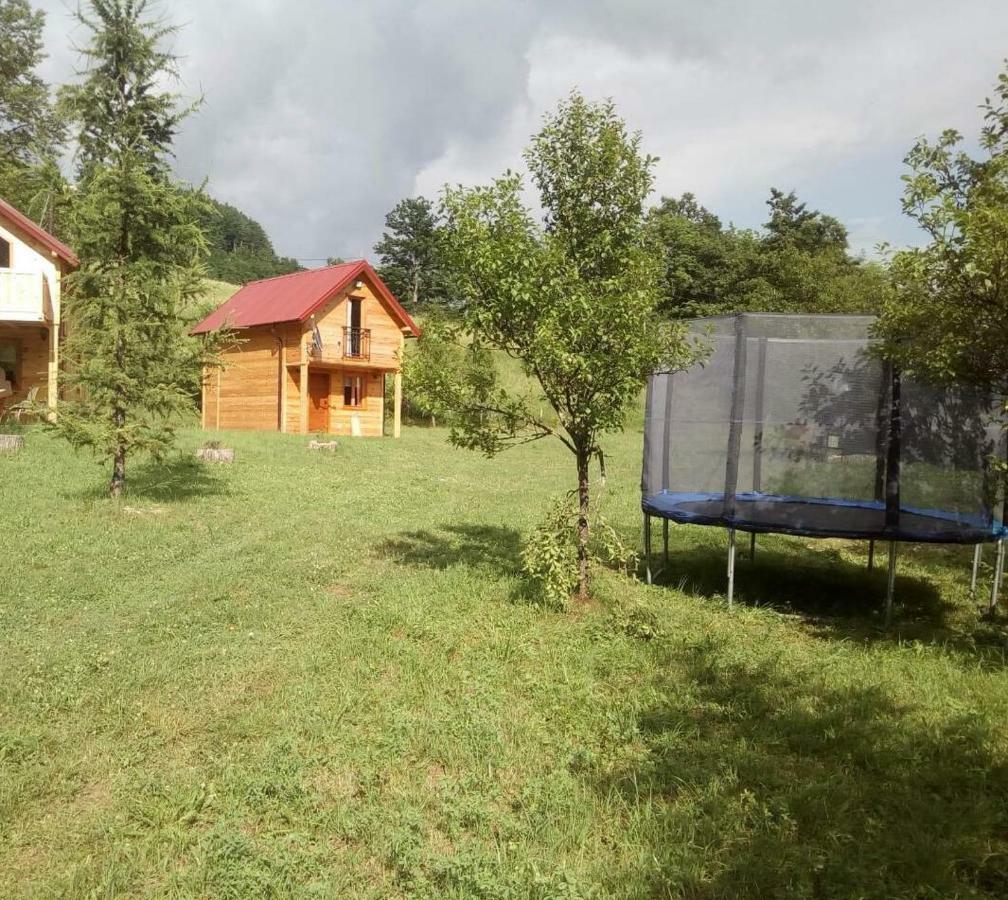 Taramour Cottages. Мойковац Екстер'єр фото