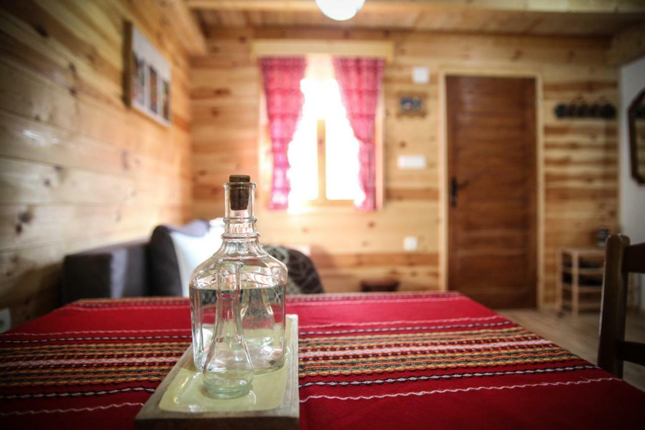 Taramour Cottages. Мойковац Екстер'єр фото