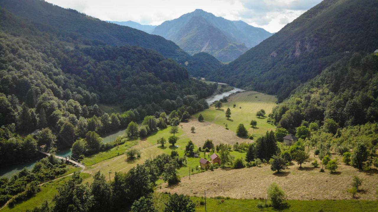 Taramour Cottages. Мойковац Екстер'єр фото